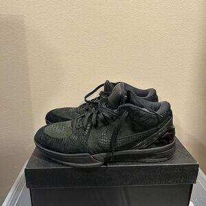 Kobe 4 protro “gift of mamba”